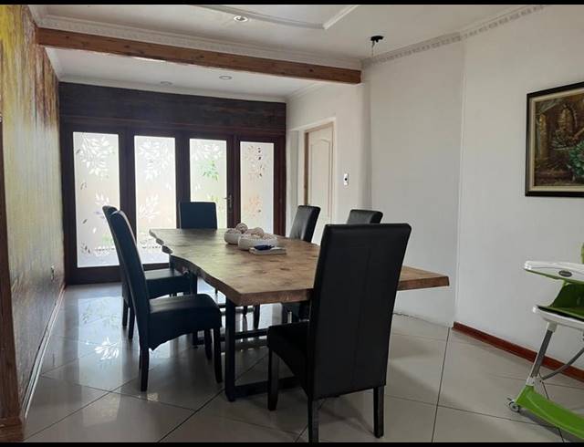 8 BEDROOM HOUSE FOR SALE IN NATURENA